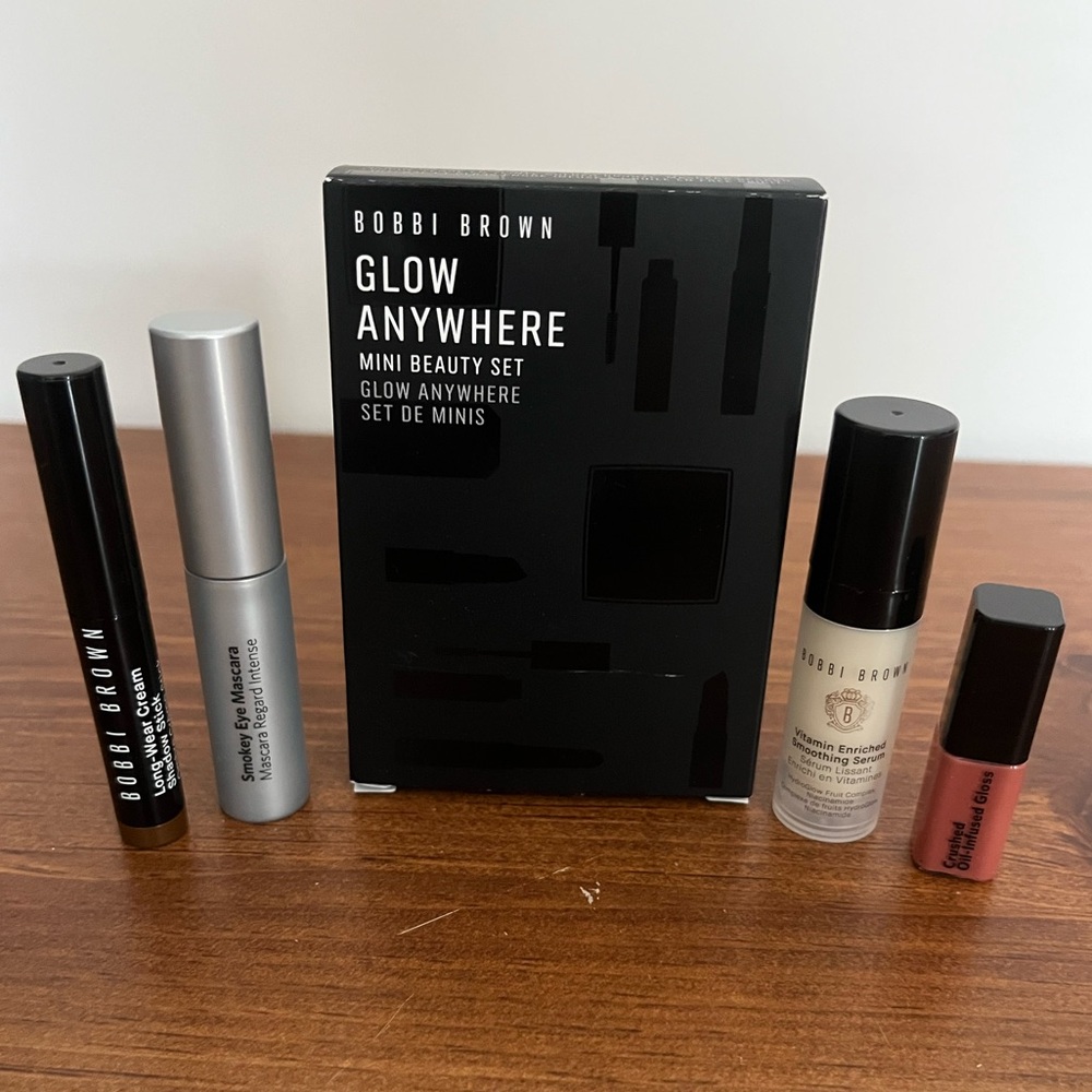 Bobbi Brown Glow Anywhere 4 Piece Mini Beauty Set